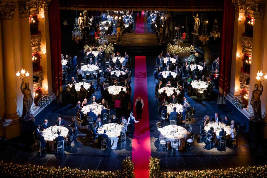 Allestimento cena di gala Teatro Filarmonico Verona - Fotografia panoramica evento 67 Colonne Fondazione Arena
